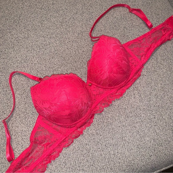 NWOT Marilyn Monroe Lace Push Up Bra - Picture 4 of 9